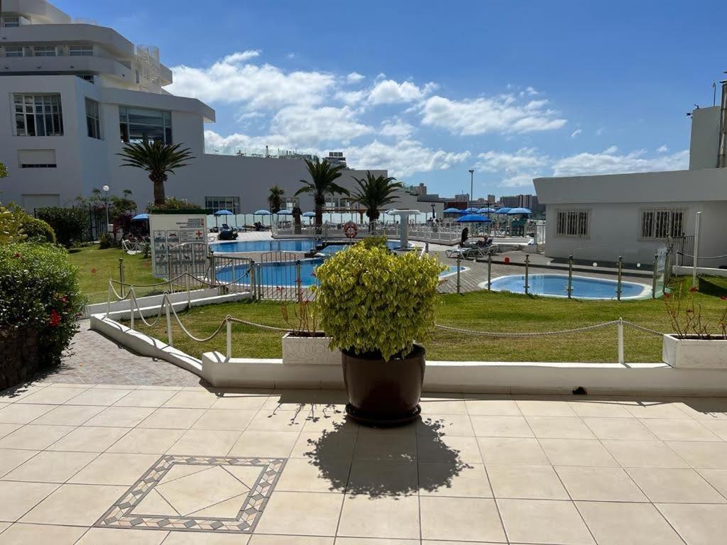 Cozy Apartment In The Center Of Costa Adeje On The 1St Coastline Bagian luar foto