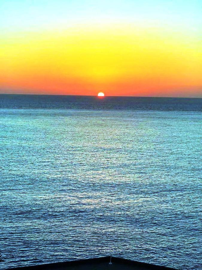Cozy Apartment In The Center Of Costa Adeje On The 1St Coastline Bagian luar foto