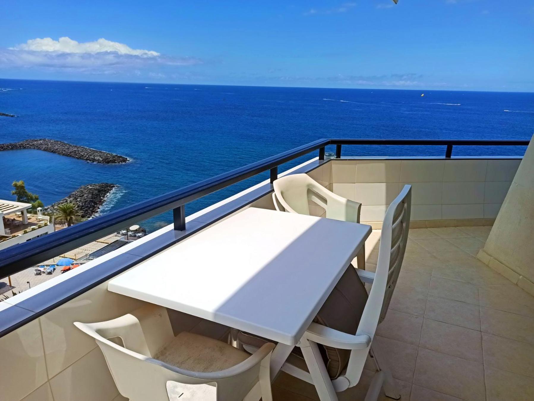 Cozy Apartment In The Center Of Costa Adeje On The 1St Coastline Bagian luar foto